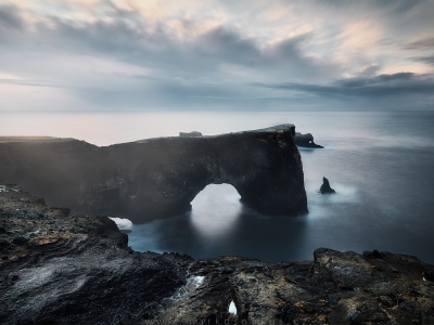 The rock meets the sea --- Setkání skály a moře